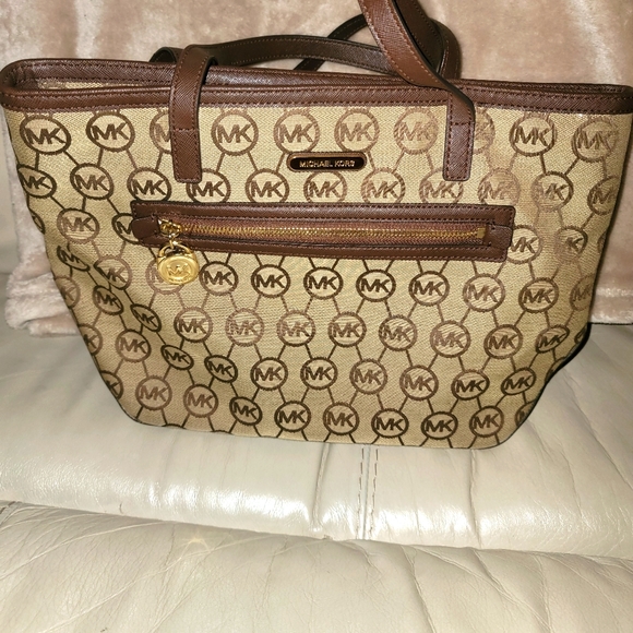 Michael Kors Medium Logo Handbag - Picture 1 of 5